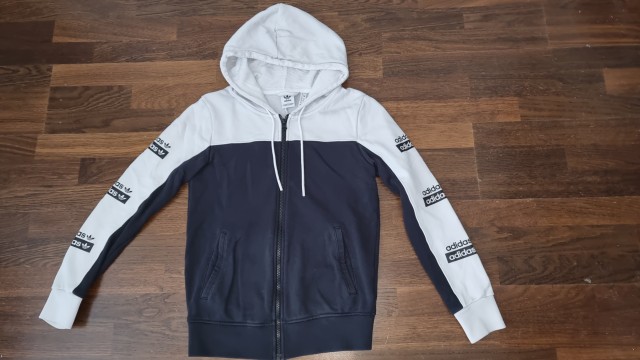 Adidas jopica št. XS  6 €