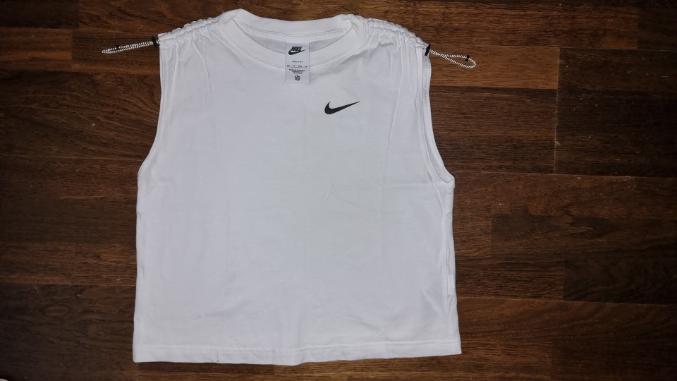 nike majčka št. XS  7 €