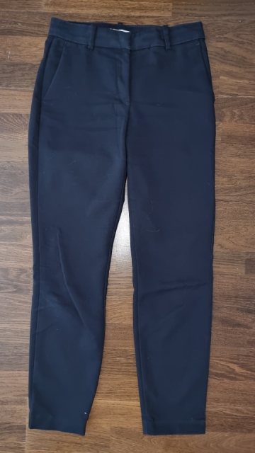 Hm hlače št. 36 7 €