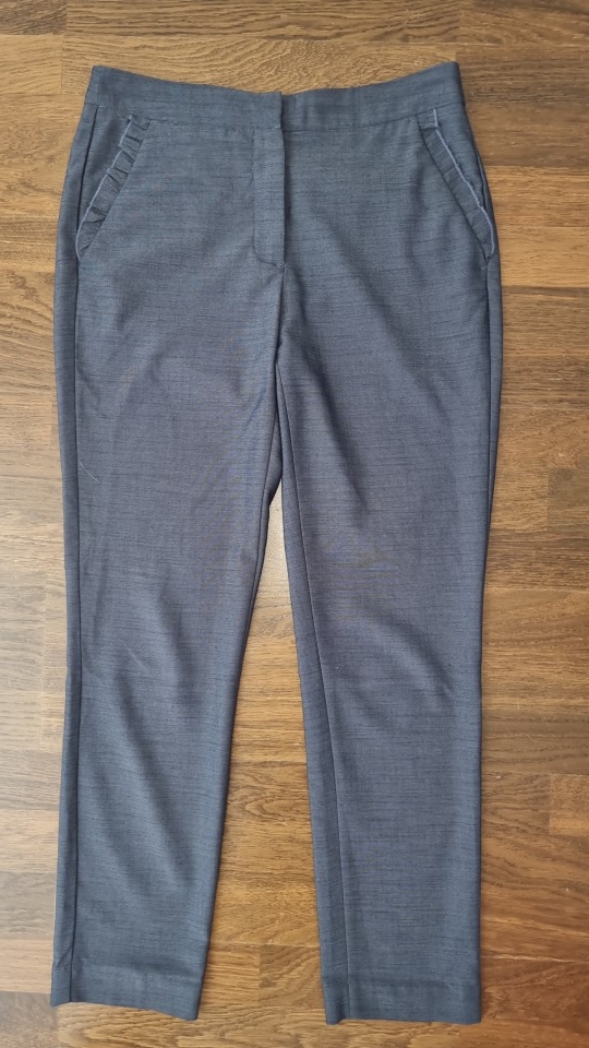 zara hlače št S  6 €