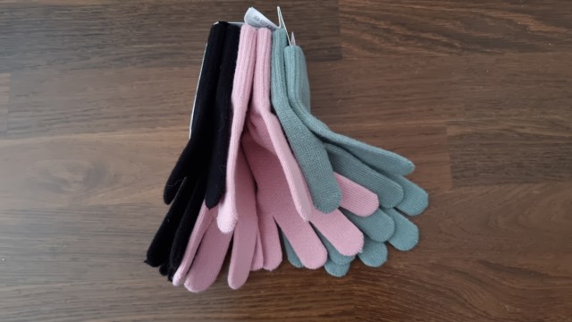 Hm rokavičke št. 134-170  4 €