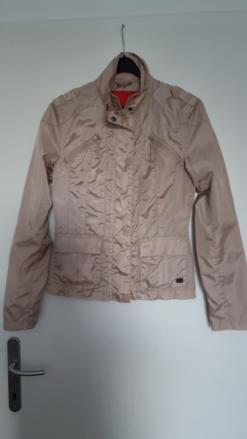 S oliver tanka jaknica št. XS  8 €