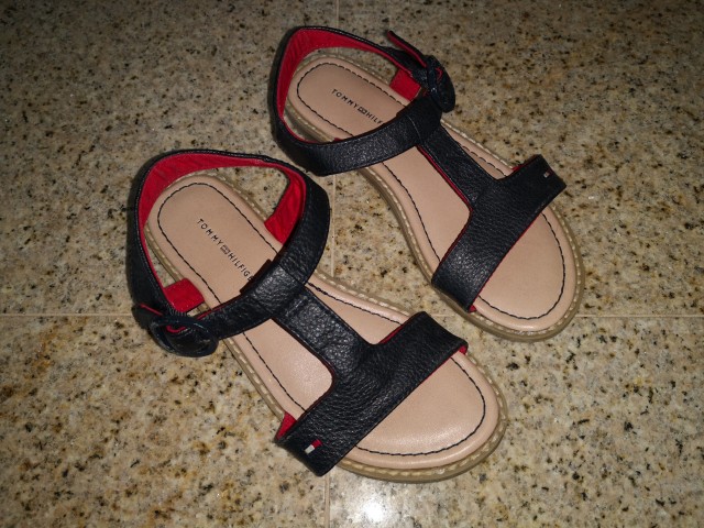 Tommy hilfiger sandalčki št. 30  10 €