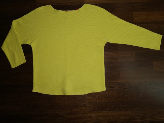 S oliver puloverček št. 34 (tudi za 36)   7 €