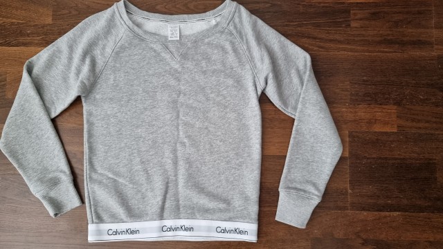 Calvin klein pulover št. XS  14 €