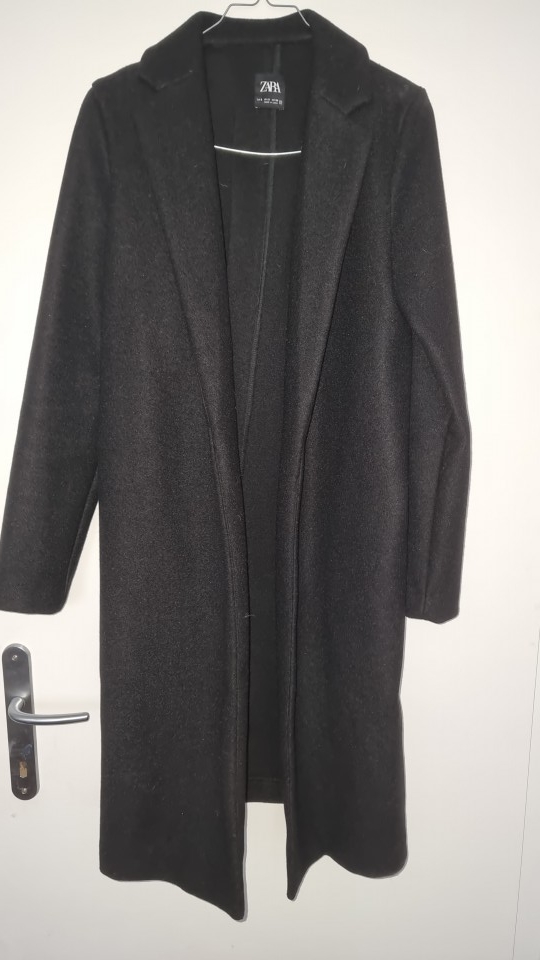 zara prehoden plašček št. xs  18 €