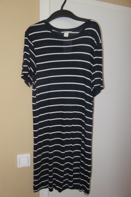 Hm poletna obleka št. S (lahko tudi za S-M)  6 €