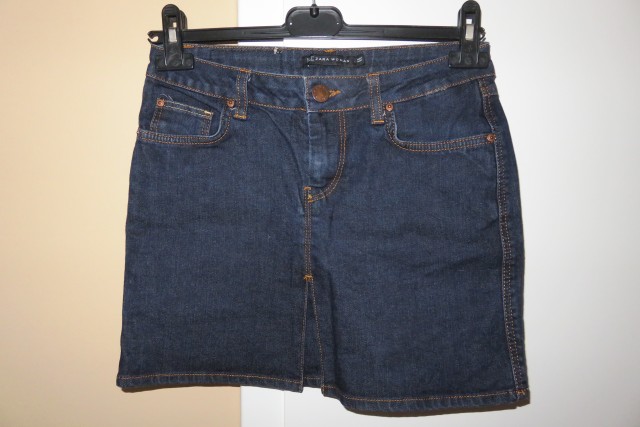 Zara mini krilo št. XS    5 €