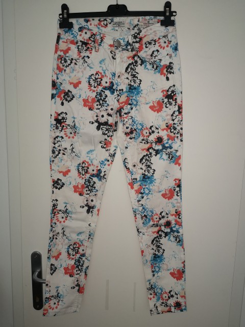 Tom tailor hlače št. 34 7 €