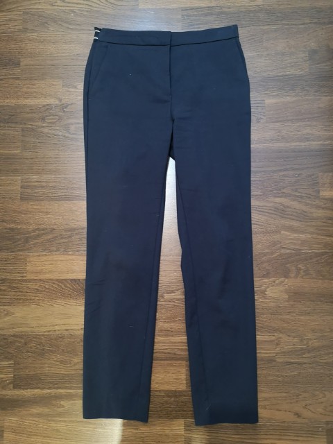 Zara hlače št. S  8 €