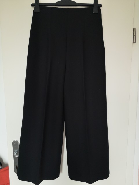 Zara elegantne hlače št. S  8 €
