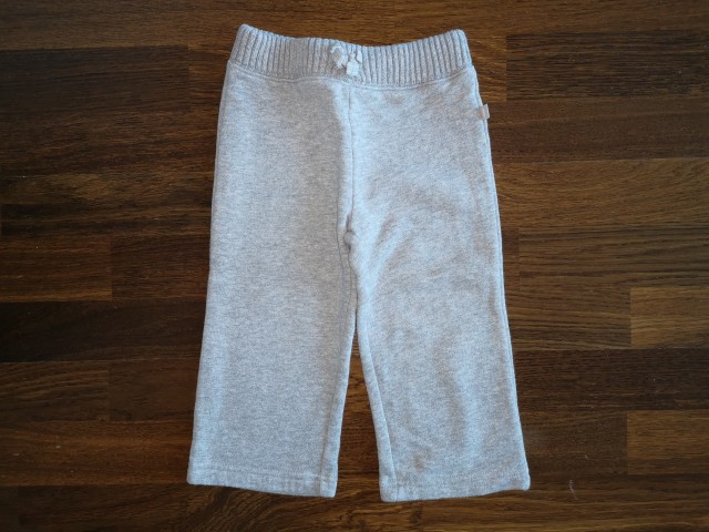 Gap trenirkica 18-24 mesecev 5 €