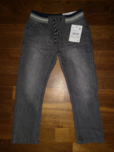 C&a mehke kavbojke št. 104 5 €