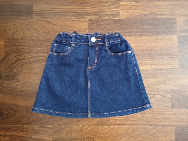 Zara krilo št. 116 4 €