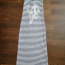 name it oblekica št. 128 (dolga, zato lahko do 140,146)   5 €