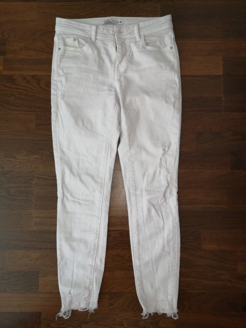 Zara bel jeans št. 36 (bolj 34-36)   5 €