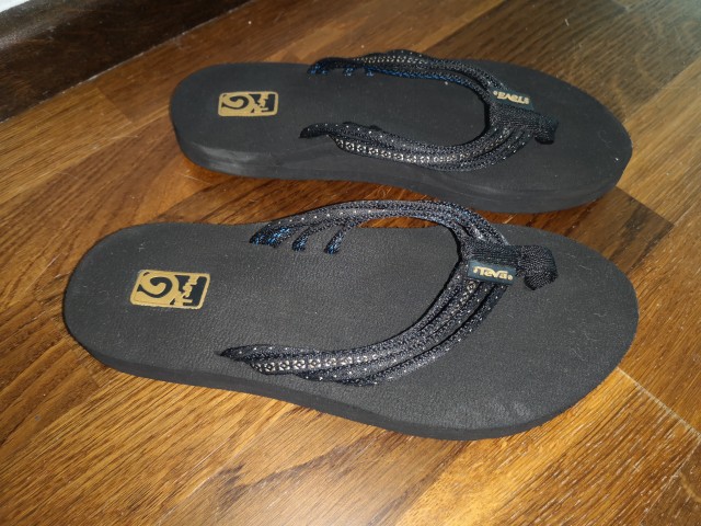 Teva mush japonke št. 37   10 €