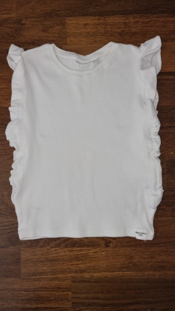 Zara topek majčka št. 140  3 €