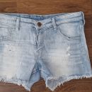 hm jeans kr. lačke št. 152  4 €