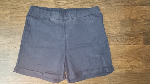 Guppy kr. hlačke št. 146 (večje, za 152)  3 €