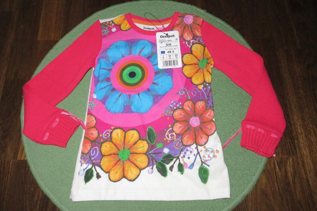 Desigual puloverček 5-6 let 25 €...znižana cena 18 €
