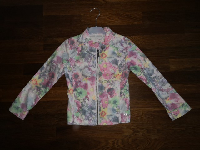 S oliver jaknica št. 116 9 €