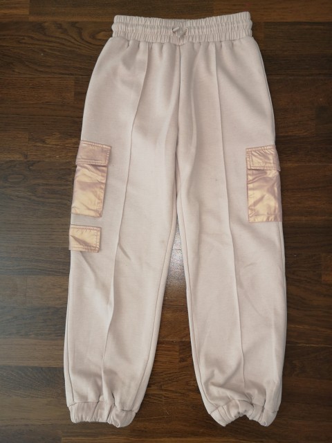 Zara trenirka št. 140  4 €