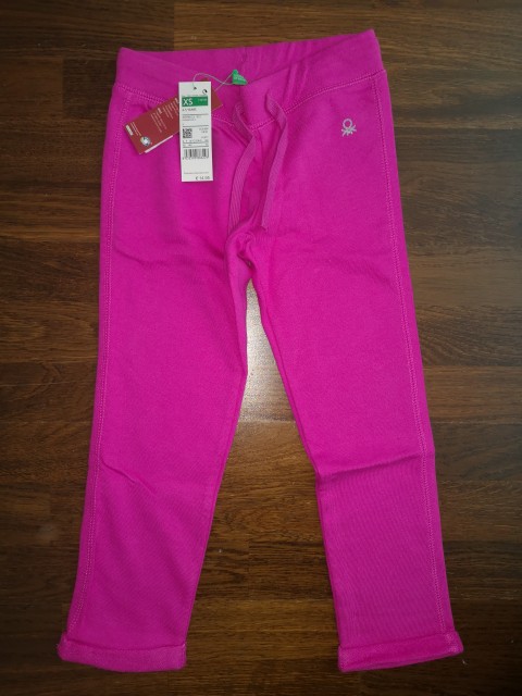 Benetton trenirka št. XS (110 cm)  6 €