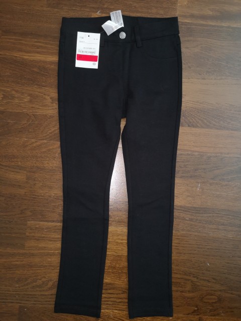 C&a legice videz hlačk št. 116  6 €