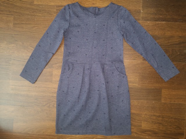 Hm oblekica št. 110-116  3 €