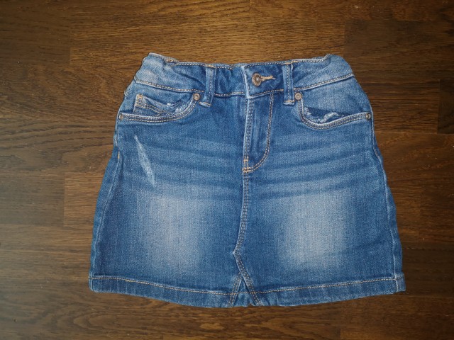 Okaidi jeans krilo št. 110  4 €