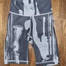 adidas kratke legice št. XS   5 €