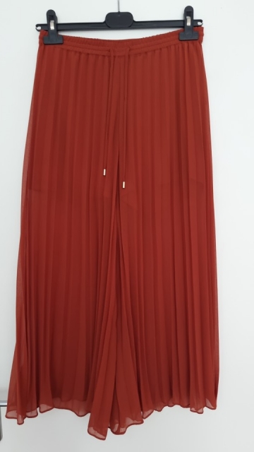 Esprit hlačno krilo št. XS (tudi za S)  8 €