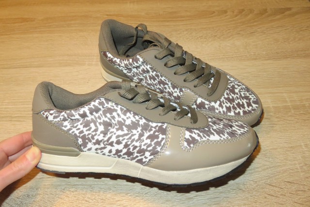 Benetton superge št. 38 20 €