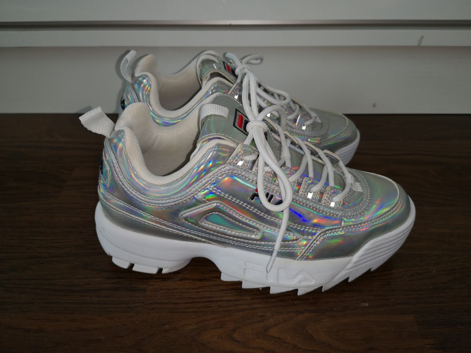 fila superge št. 38 (ustrezajo št. 37,5)  18 €