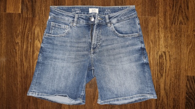 S oliver kr. hlačke št. 32 (XS)  7 €