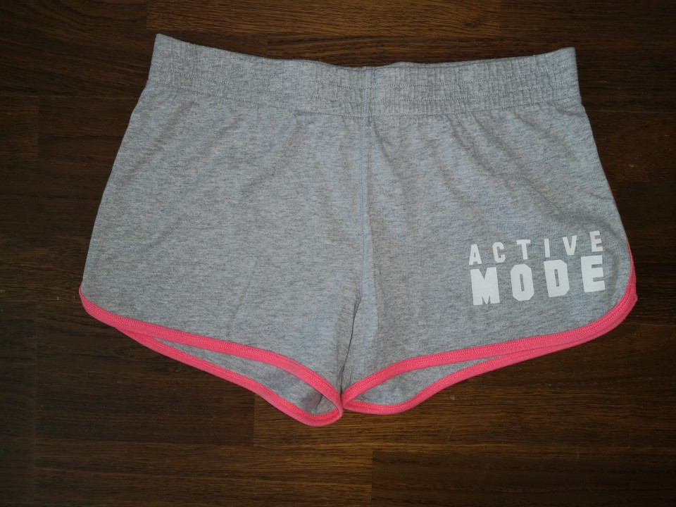 hm sport kr. hlačke št. 170  3 €