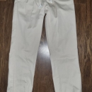 bershka hlače št. 32-34  5 €