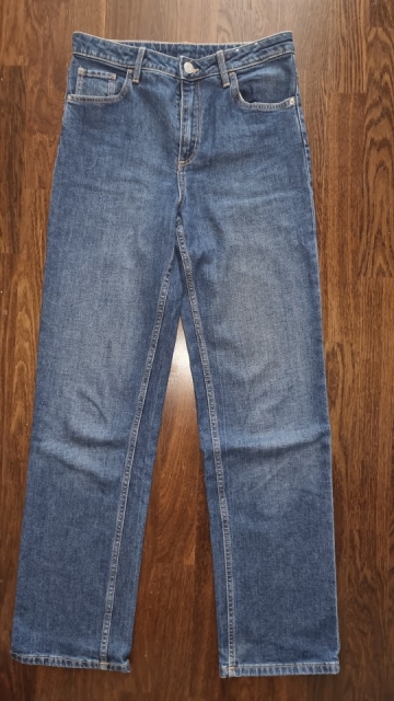 Hm straight jeans št. 158   6 €