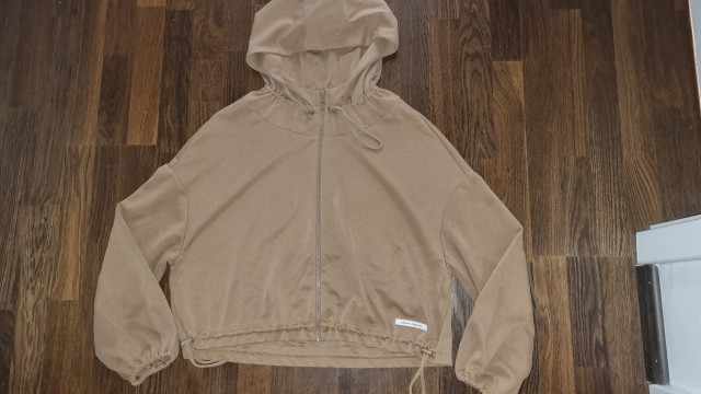 Comma jopica št. 32 (ustreza 34-36)  10 €