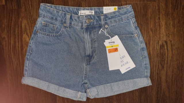 Sinsay jeans kr. hlačke št. 32  5 €