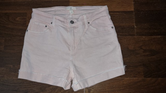 Hm jeans kr. hlačke št. 36 (bolj 34)  5 €
