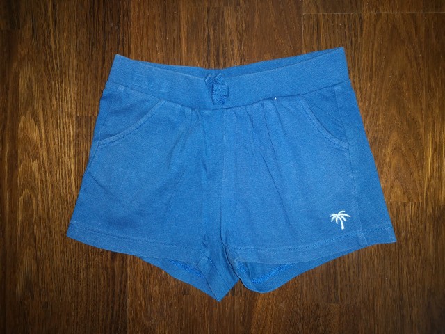 C&a kr. hlačke št. 110 2 €