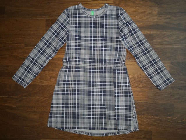 Benetton oblekica št. S (120 cm)  4 €