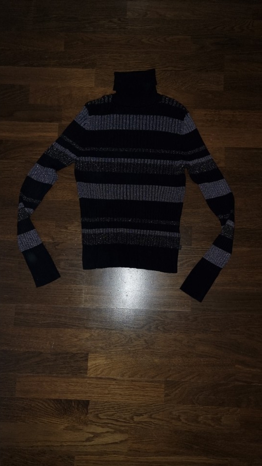S oliver pulover št. Xs-s....7 €