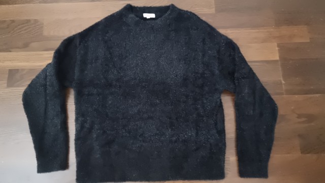 S oliver pulover št. 34....7€