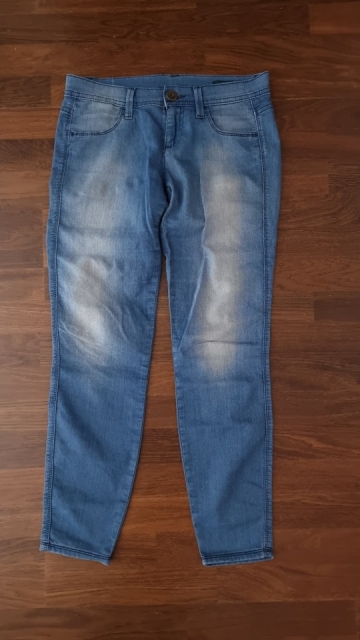 Benetton jeggins št. 34   4 €