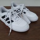 adidas superge št. 38,5 (ustrezajo št. 38)   25 €