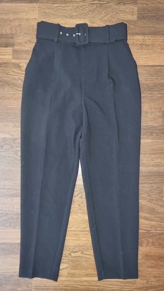 zara hlače št. S   10 €