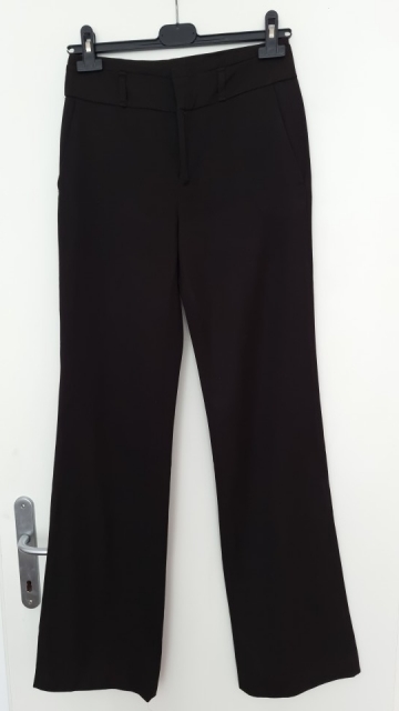 Zara elegantne hlače št. 36  7 €